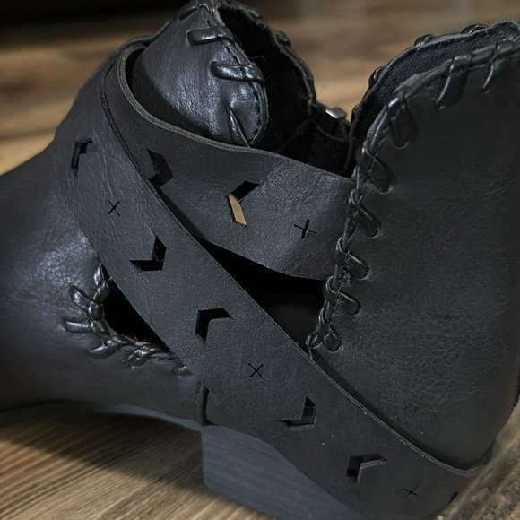 SUGAR Ankle Booties - Picture 5 of 7